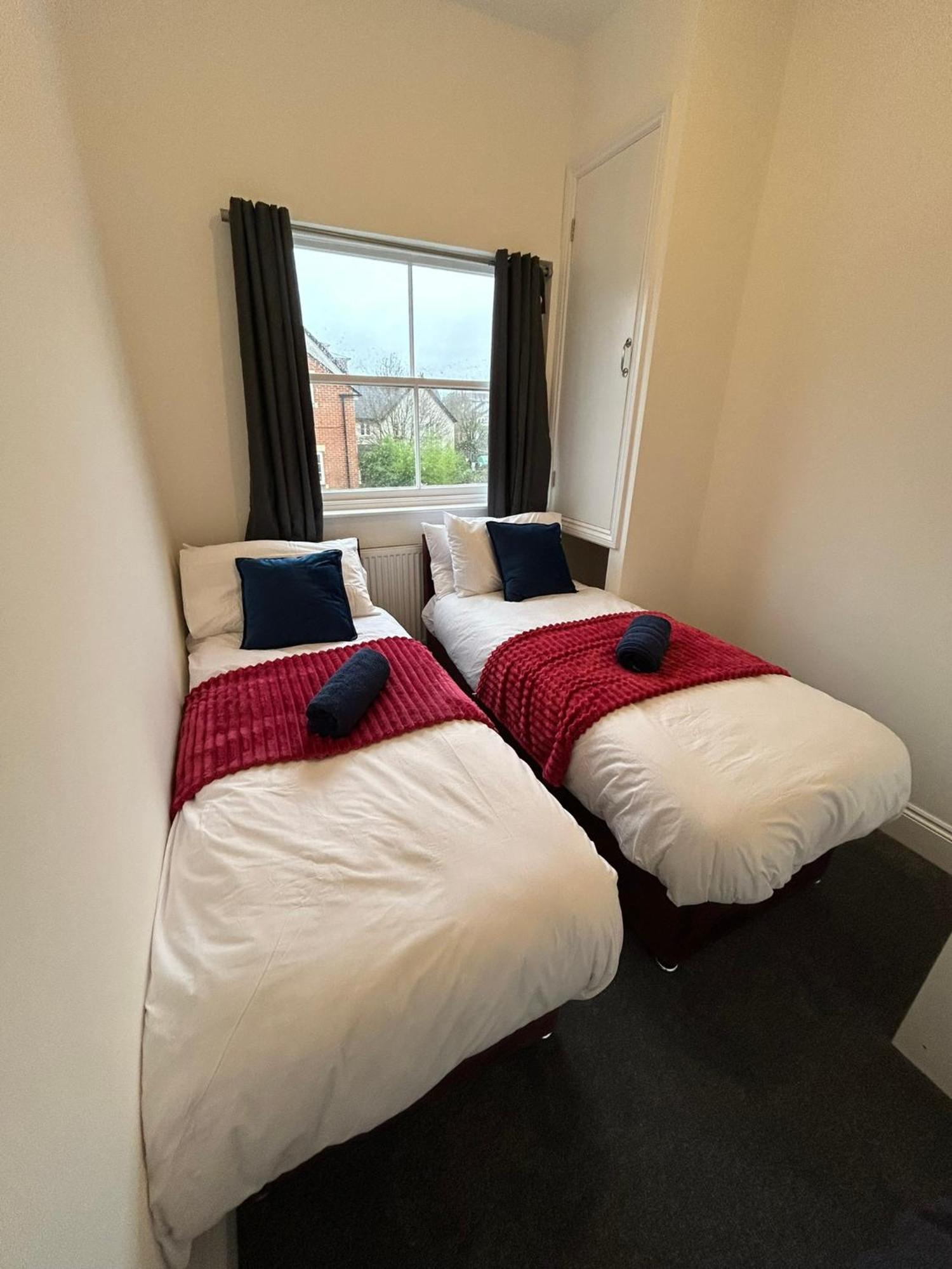 Brand New Modern Apartments Steps From Gloucester Quays Eksteriør bilde
