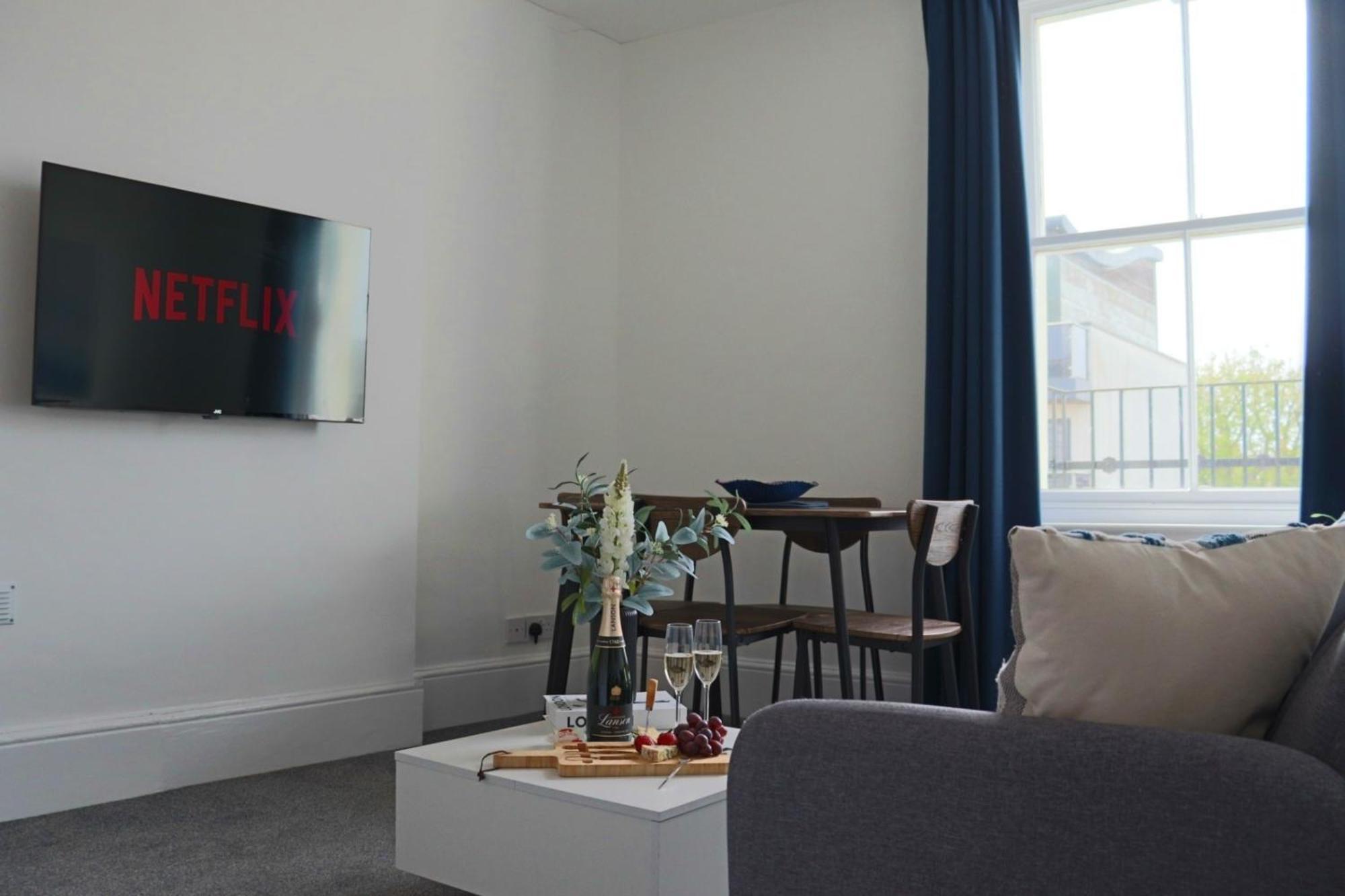 Brand New Modern Apartments Steps From Gloucester Quays Eksteriør bilde
