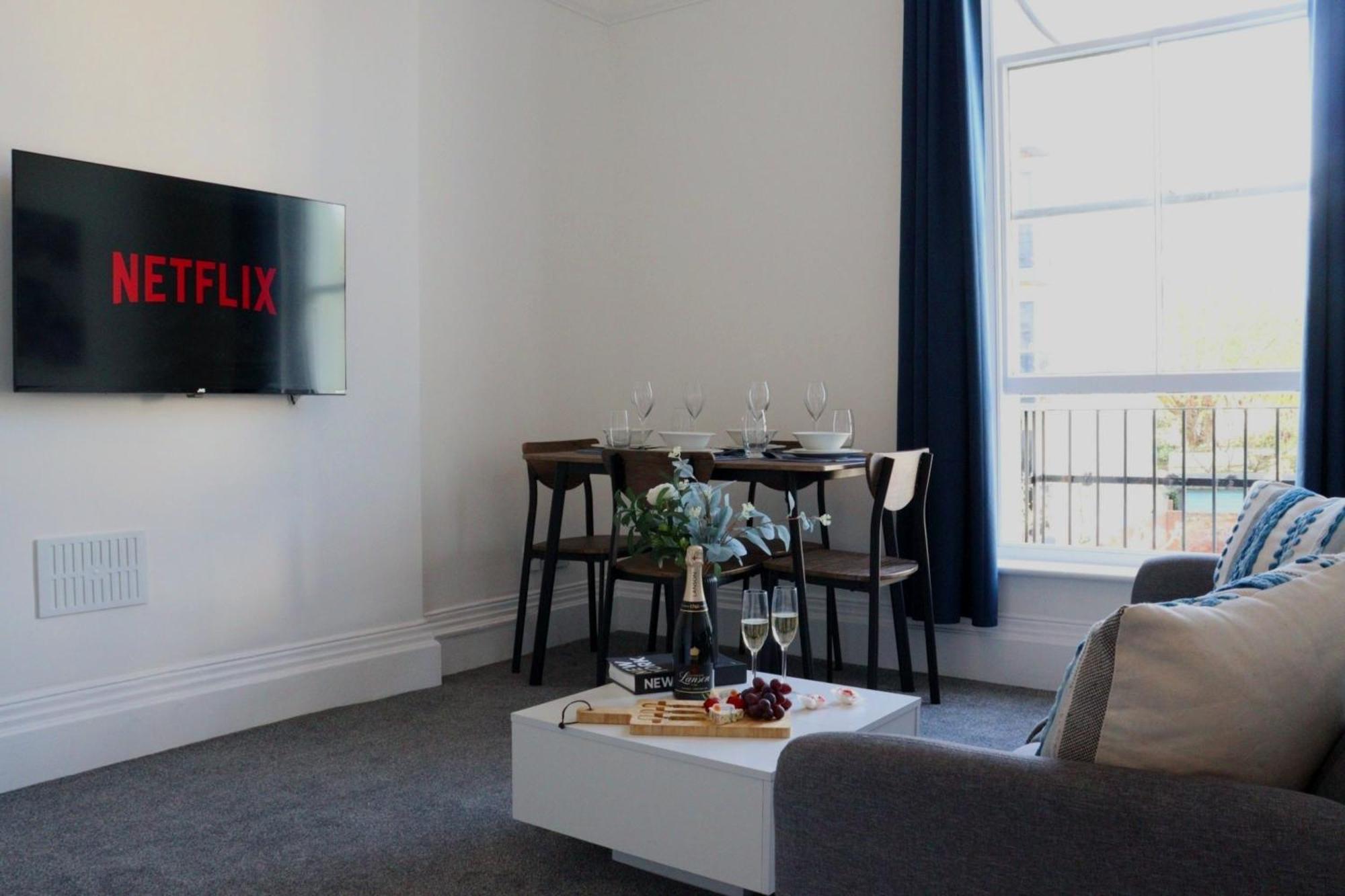 Brand New Modern Apartments Steps From Gloucester Quays Eksteriør bilde
