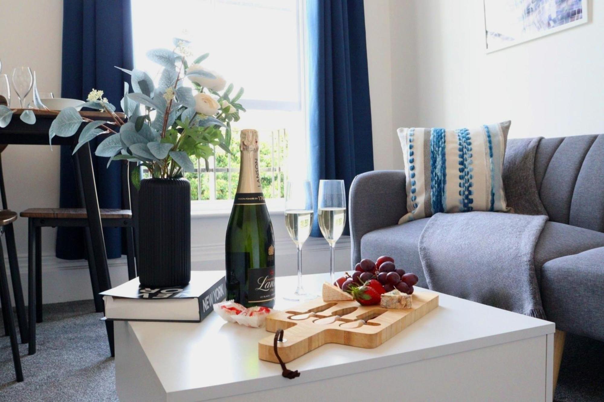 Brand New Modern Apartments Steps From Gloucester Quays Eksteriør bilde