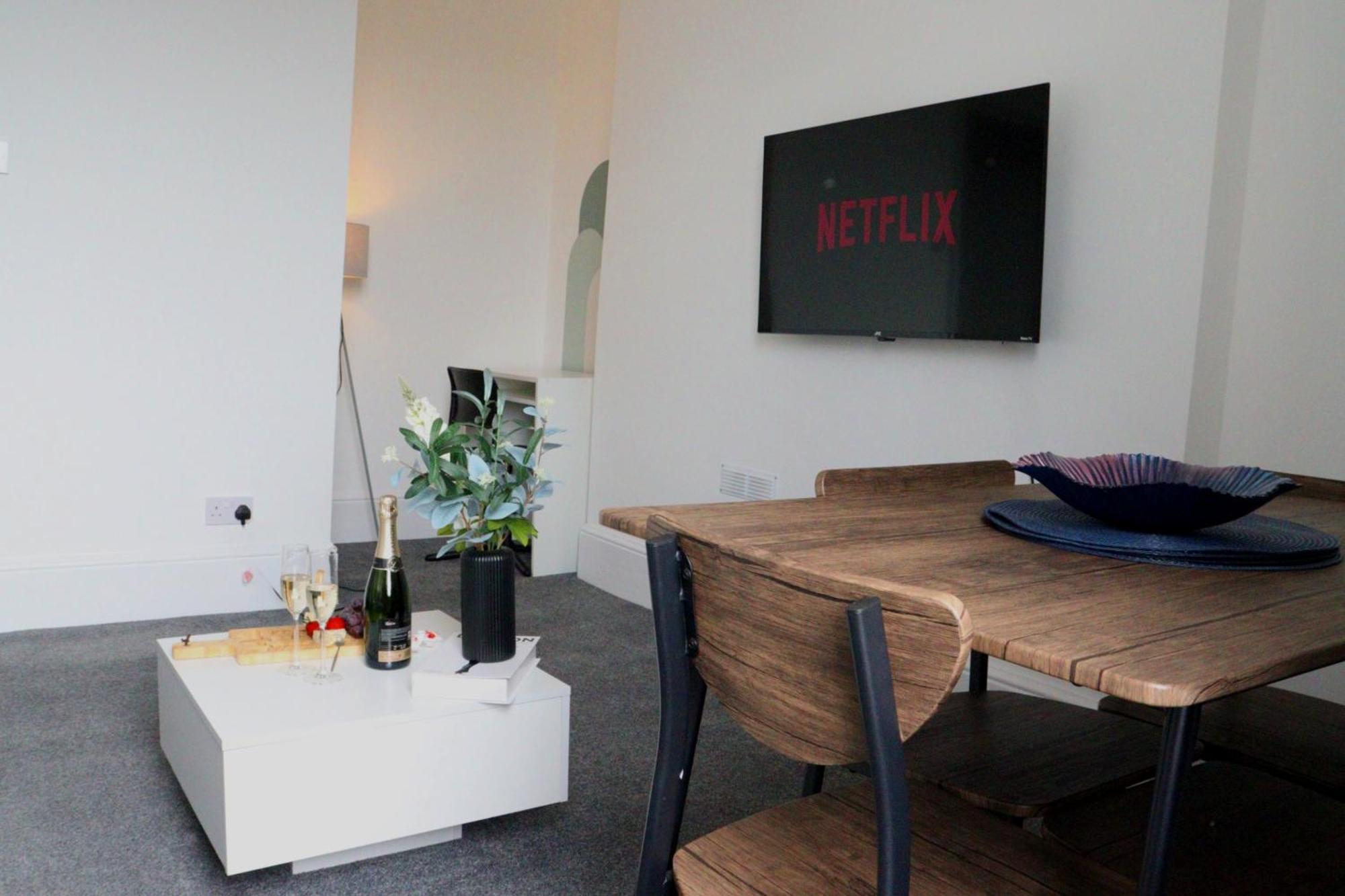 Brand New Modern Apartments Steps From Gloucester Quays Eksteriør bilde